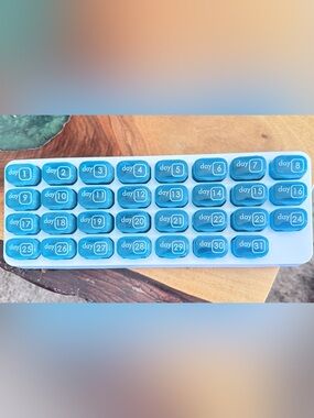 AM/PM 31-Day Monthly Pill Pods in Organizer Tray - NWOT -